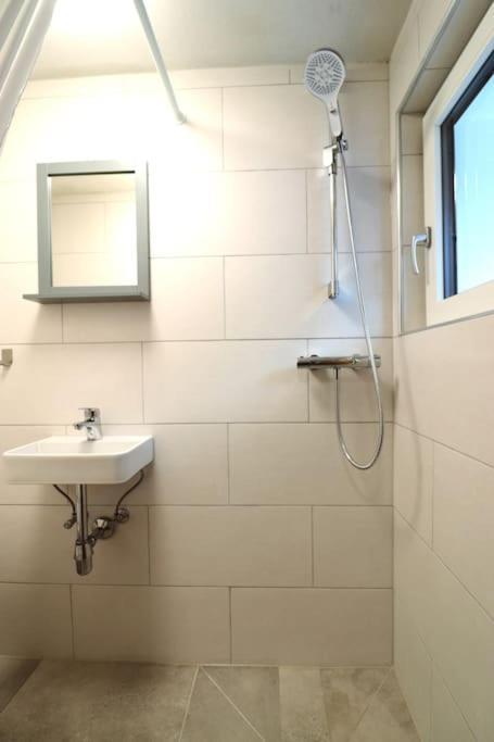 Schickes Zimmer Mit Top-Ausstattung In Idealer Lage Фельдкирьх Экстерьер фото